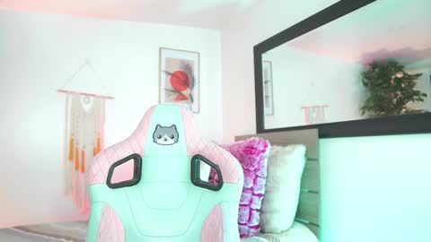 Melissa online show from December 22, 2025, 12:24 pm