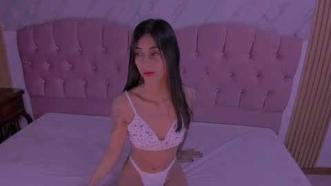 Snapshot of melissa_white18 chatting on January 18, 2025, 7:04 pm Mely online show from January 18, 2025, 7:04 pm