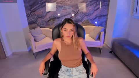 Snapshot of melissamoore_ chatting on January 6, 2025, 5:08 am Call me Meli online show from January 6, 2025, 5:08 am