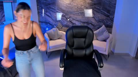 Snapshot of melissamoore_ chatting on January 12, 2025, 2:56 am Call me Meli online show from January 12, 2025, 2:56 am