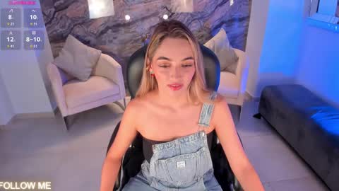 Snapshot of melissamoore_ chatting on February 19, 2025, 12:03 am Call me Meli online show from February 19, 2025, 12:03 am