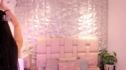  Mell online show from May 6, 2026, 11:59 am