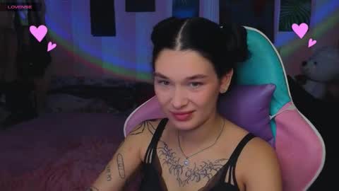 Snapshot of mella_freya chatting on September 23, 2025, 12:24 am Freya  IM NONUDE online show from September 23, 2025, 12:24 am