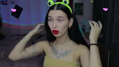 Snapshot of mella_freya chatting on October 12, 2025, 10:53 pm Freya  IM NONUDE online show from October 12, 2025, 10:53 pm