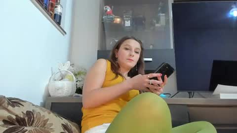 MellyMell  online show from May 6, 2026, 6:57 pm