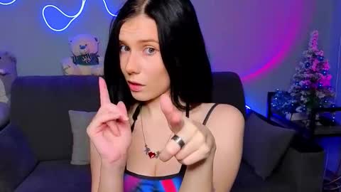 mellhyees online show from January 11, 2026, 5:07 pm