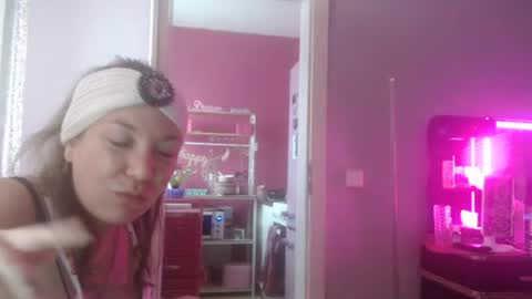 Melli online show from February 3, 2026, 11:48 am