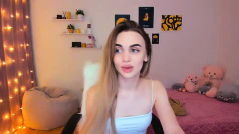 Tessa online show from January 7, 2025, 11:45 pm