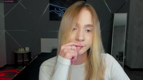 mellisadream online show from September 24, 2025, 3:21 am