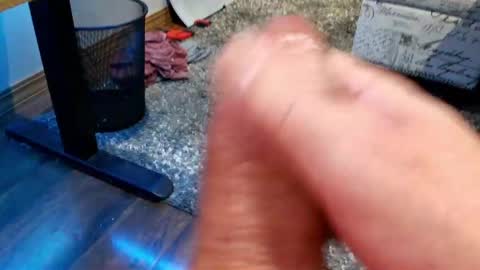 Snapshot of mellomike chatting on May 11, 2026, 4:59 pm mellomike online show from May 11, 2026, 4:59 pm