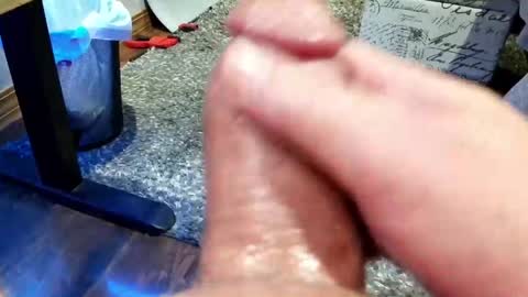 Snapshot of mellomike chatting on May 20, 2026, 7:42 pm mellomike online show from May 20, 2026, 7:42 pm
