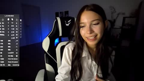 EVA online show from October 24, 2025, 7:32 pm