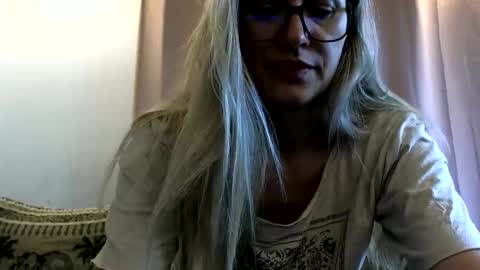 Melly online show from May 28, 2026, 7:05 am