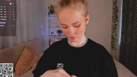 melodievejar online show from June 5, 2026, 4:41 am