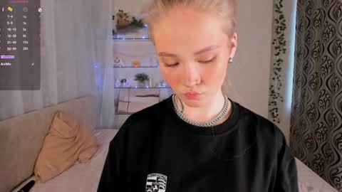 melodievejar online show from June 5, 2026, 6:52 am