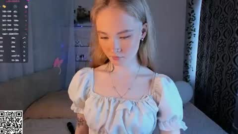 melodievejar online show from June 15, 2026, 4:15 am