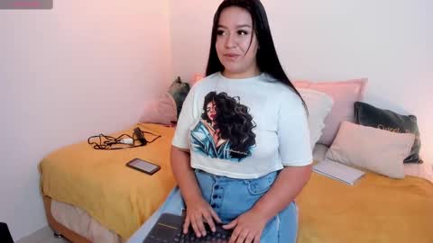 Snapshot of melody_bonnie22 chatting on February 13, 2025, 12:11 pm Leslie online show from February 13, 2025, 12:11 pm