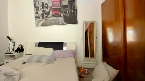 Melody and Maxi online show from December 2, 2024, 8:19 am