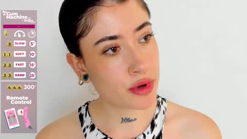 Snapshot of melody_suarez chatting on December 11, 2024, 2:30 am MELODY online show from December 11, 2024, 2:30 am