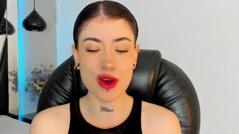 Snapshot of melody_suarez chatting on December 11, 2024, 7:25 pm MELODY online show from December 11, 2024, 7:25 pm