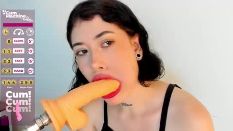 Snapshot of melody_suarez chatting on December 14, 2024, 7:57 pm MELODY online show from December 14, 2024, 7:57 pm