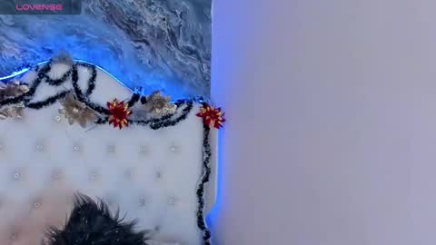 Snapshot of melody_suarez chatting on December 18, 2024, 4:20 am MELODY online show from December 18, 2024, 4:20 am