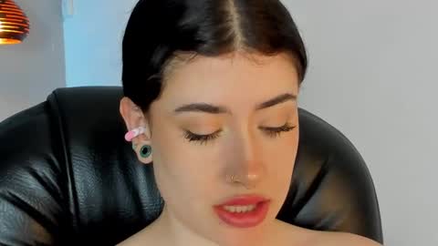 Snapshot of melody_suarez chatting on January 11, 2025, 2:41 am MELODY online show from January 11, 2025, 2:41 am