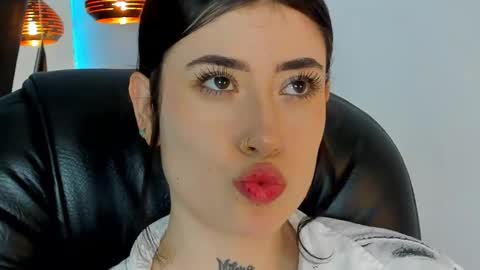 Snapshot of melody_suarez chatting on January 17, 2025, 11:18 pm MELODY online show from January 17, 2025, 11:18 pm