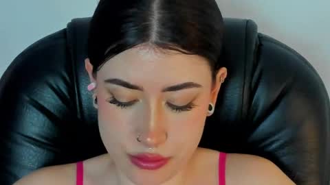 Snapshot of melody_suarez chatting on February 2, 2025, 1:02 am MELODY online show from February 2, 2025, 1:02 am