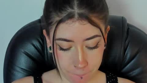 Snapshot of melody_suarez chatting on February 2, 2025, 10:39 pm MELODY online show from February 2, 2025, 10:39 pm