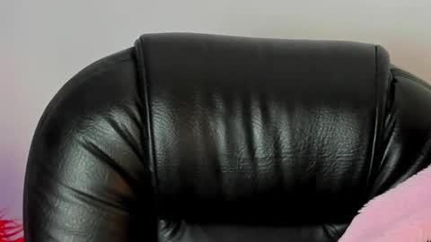 Snapshot of melody_suarez chatting on February 4, 2025, 10:34 pm MELODY online show from February 4, 2025, 10:34 pm