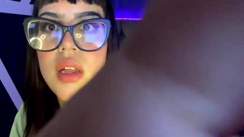 Snapshot of melodydreams1520 chatting on September 29, 2025, 3:11 am melodydreams1520 online show from September 29, 2025, 3:11 am