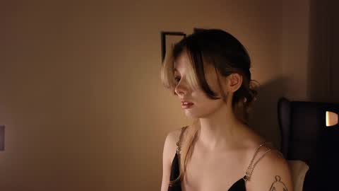 melody  online show from January 28, 2025, 2:42 pm