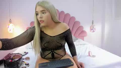 Snapshot of melodypons chatting on September 18, 2025, 1:13 pm Melody online show from September 18, 2025, 1:13 pm