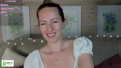 Snapshot of melodyys chatting on September 25, 2025, 3:38 pm Melody My schedule this week  Wednesday Thursday Sunday online show from September 25, 2025, 3:38 pm