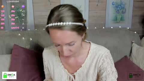 Snapshot of melodyys chatting on September 28, 2025, 4:23 pm Melody My schedule this week  Wednesday Thursday Sunday online show from September 28, 2025, 4:23 pm