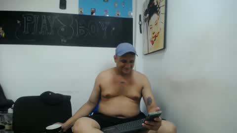 meloncillo_and_babyliss online show from March 12, 2025, 6:44 pm
