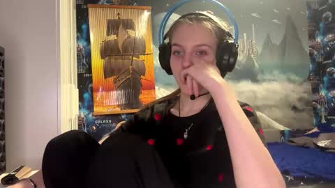 Hi Im Aria 18 years old online show from November 3, 2025, 5:25 pm