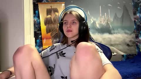 Hi Im Aria 18 years old online show from March 7, 2026, 12:35 pm