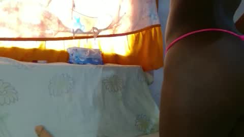 mely tomson online show from October 17, 2025, 1:46 pm