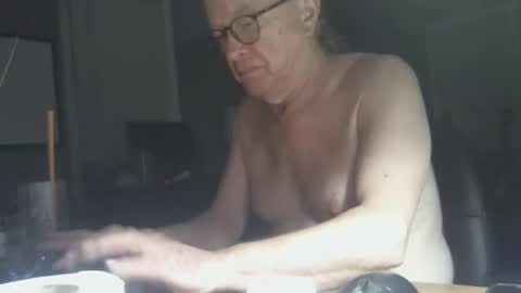 Snapshot of memberjames chatting on January 10, 2025, 5:37 am I am usually high and horny...lol online show from January 10, 2025, 5:37 am