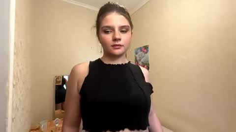 Snapshot of memento_mary chatting on June 25, 2026, 6:07 am The princess of your dreams online show from June 25, 2026, 6:07 am
