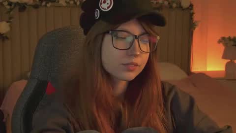 Snapshot of memorycadence chatting on October 9, 2025, 3:43 pm Mia online show from October 9, 2025, 3:43 pm