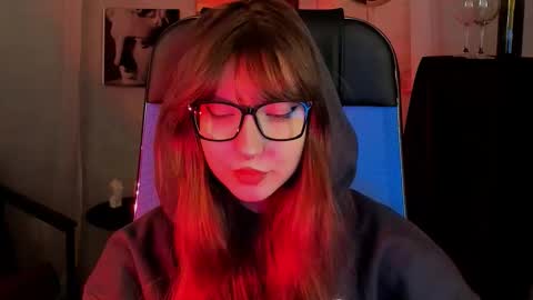 Snapshot of memorycadence chatting on October 15, 2025, 3:12 pm Mia online show from October 15, 2025, 3:12 pm