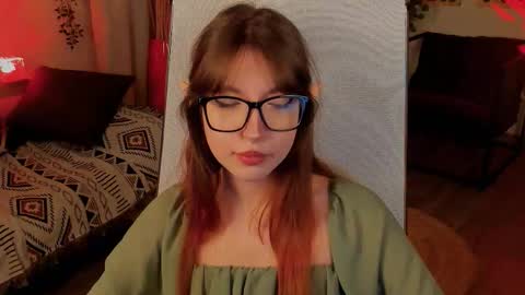 Snapshot of memorycadence chatting on October 16, 2025, 3:35 pm Mia online show from October 16, 2025, 3:35 pm