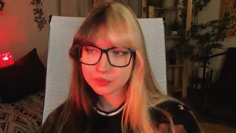 Snapshot of memorycadence chatting on October 29, 2025, 2:52 pm Mia online show from October 29, 2025, 2:52 pm