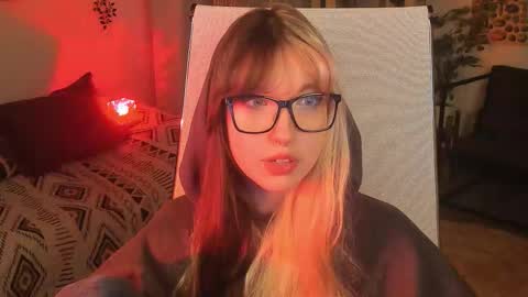 Snapshot of memorycadence chatting on November 6, 2025, 1:23 pm Mia online show from November 6, 2025, 1:23 pm