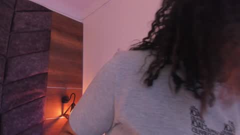 Snapshot of memphiswilliams chatting on January 7, 2025, 2:42 am Memphis Williams online show from January 7, 2025, 2:42 am