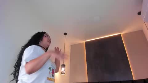  Memphis Williams  online show from December 15, 2025, 2:49 am