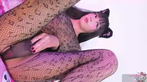 dafne online show from December 4, 2025, 2:32 am